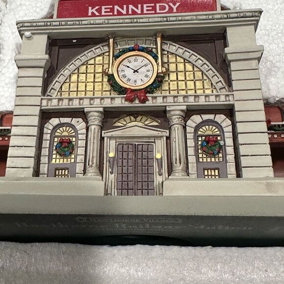 Hawthorn Village Lighted Train Station - Picture 6 of 10